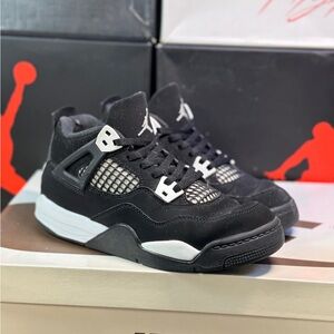 Jordan 4 White Thunder Youth Size 2Y